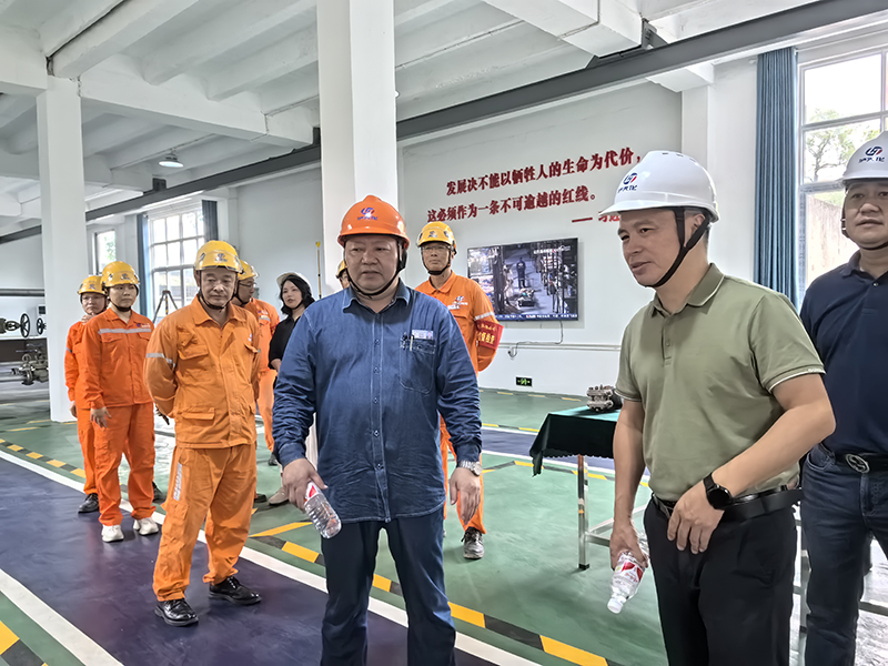  瀘天化集團公司外部董事赴弘旭公司調(diào)研指導(dǎo)工作(圖4)